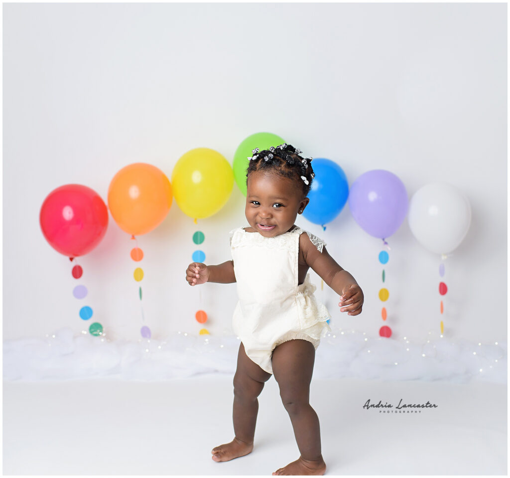one year old dancing cake smash session